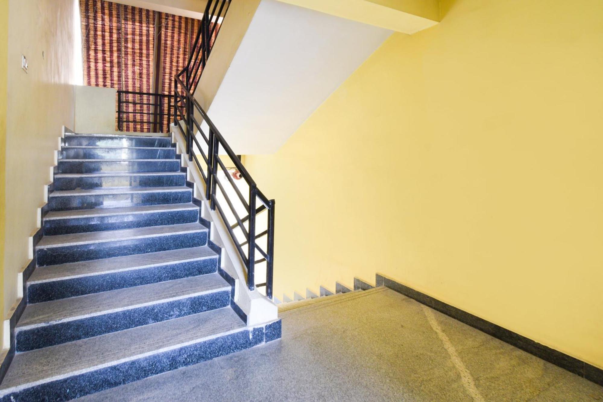 Hotel O Lucky Grand Hyderabad Exterior foto